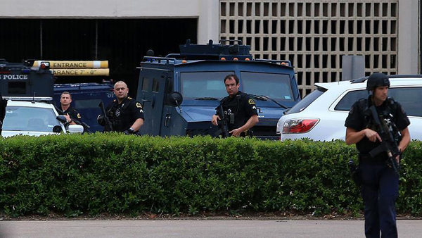 2 bailiffs suspected shooter killed at US courthouse