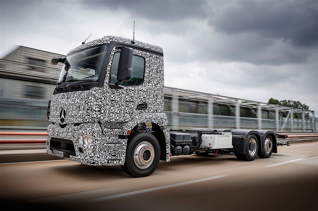 Mercedes Challenges Tesla With Its Own Electric-Truck Pledge