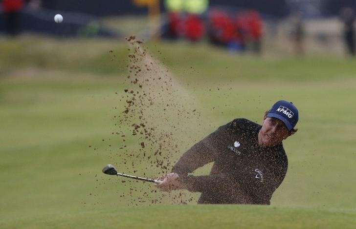 Golf- British Open- Phil Mickelson of the U.S. plays from a bunker on the 18th hole during the third round- Royal Troon Scotland Britain- 16/07/2016. REUTERS  Craig Brough