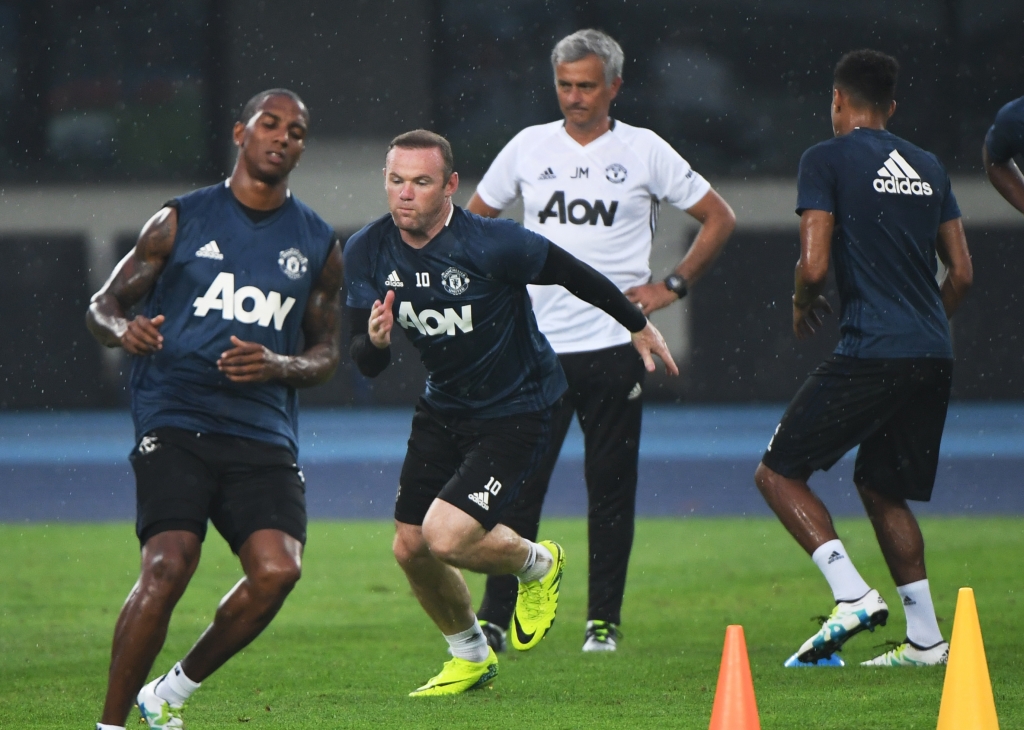 Mourinho makes Man Utd players train straight after 11-hour flight from China