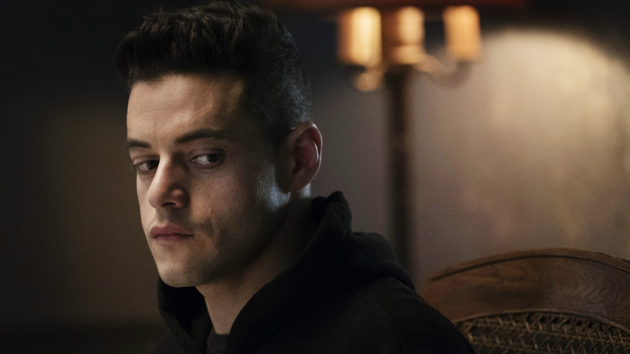 First 40 mins of Mr Robot season 2 drops live on social media