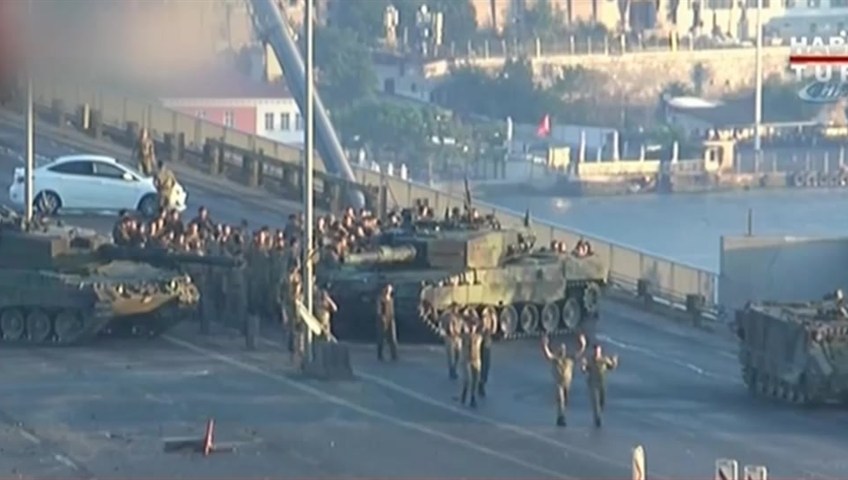 At least 90 dead and 1000 wounded in attempted coup in Turkey