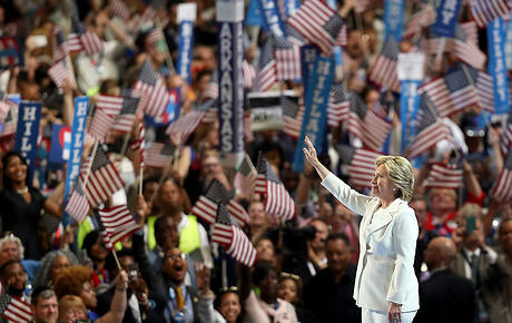 Police and protesters in Philadelphia credited with restraint at convention