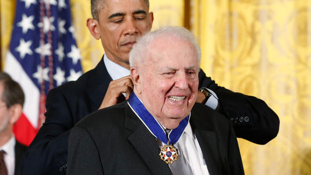 Chicago political icon Abner Mikva dies at 90