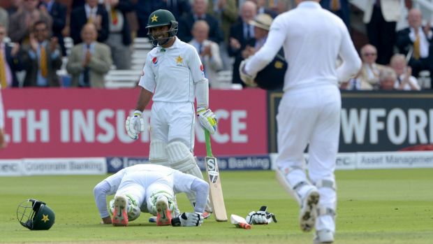 Pakistan's Misbah-Ul-Haq does push-ups to celebrate scoring 100 not out