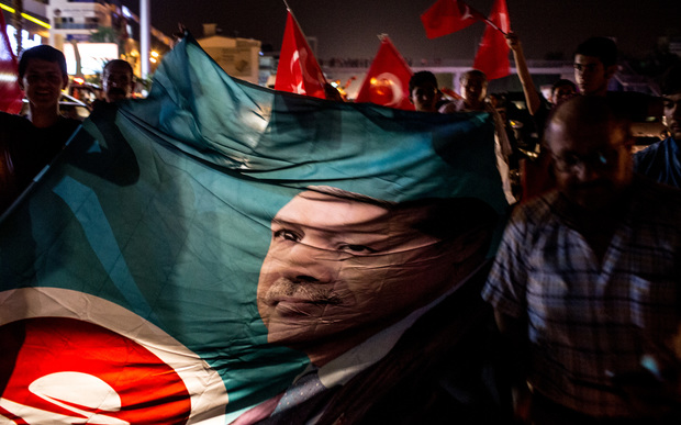 People take to the street in support of President Recep Tayyip Erdogan