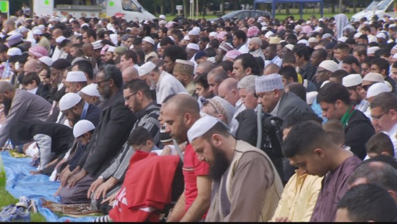 When is Eid 2016? How do Muslims celebrate the end of Ramadan? Everything you need to know