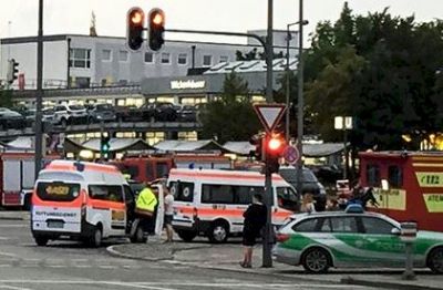 Gunman 'possibly' among nine killed in Munich shopping centre shooting