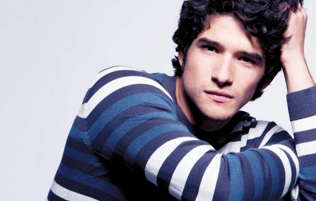 Tyler Posey apologizes for 'coming out&#039 on Snapchat