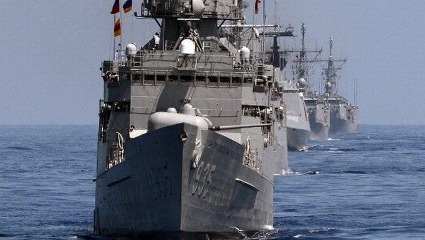 Taiwan warship patrols its waters | File