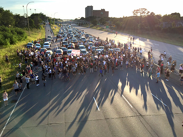 Protesters Block Freeway, Hurl Rocks At Police In Minnesota