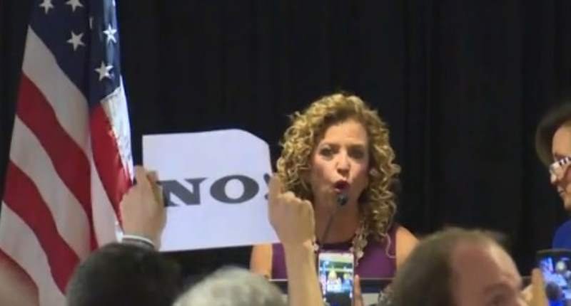 Debbie Wasserman Schultz gets booed at the Democratic National Convention