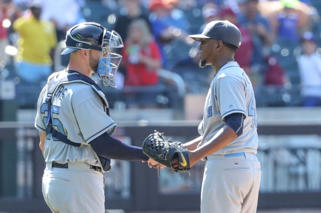 Braves overcome triple play beat White Sox 11-8