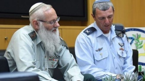 Rabbi Col. Eyal Karim with Brig. Gen. Rafi Peretz