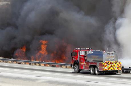 One person confirmed dead from wildfire in Santa Clarita