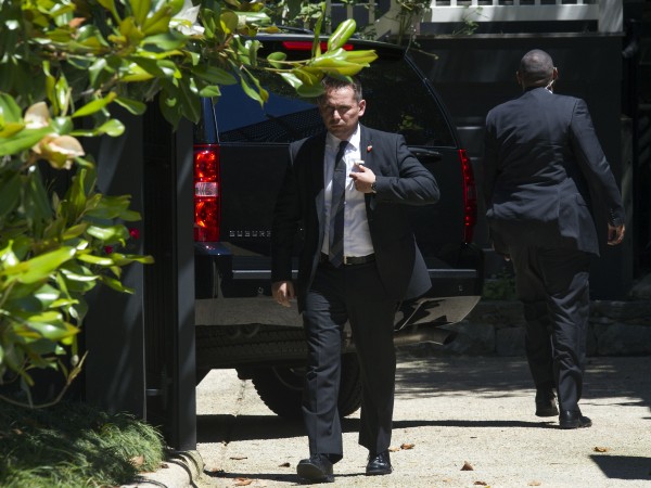 Secret Service stand guard at Clinton's home