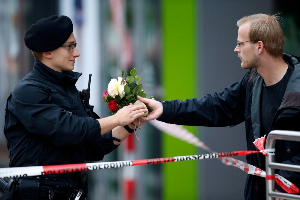 Police: Shots fired at shopping centre in Munich, six dead