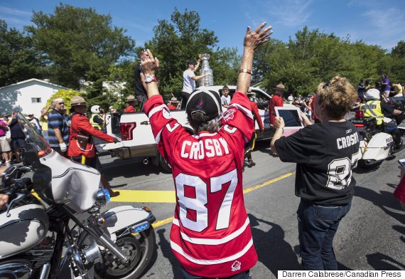 Sidney Crosby took the Stanley Cup out for coffee at Tim Hortons