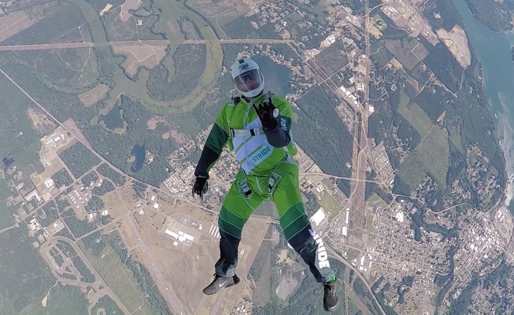 Skydiver Luke Aikins without parachute