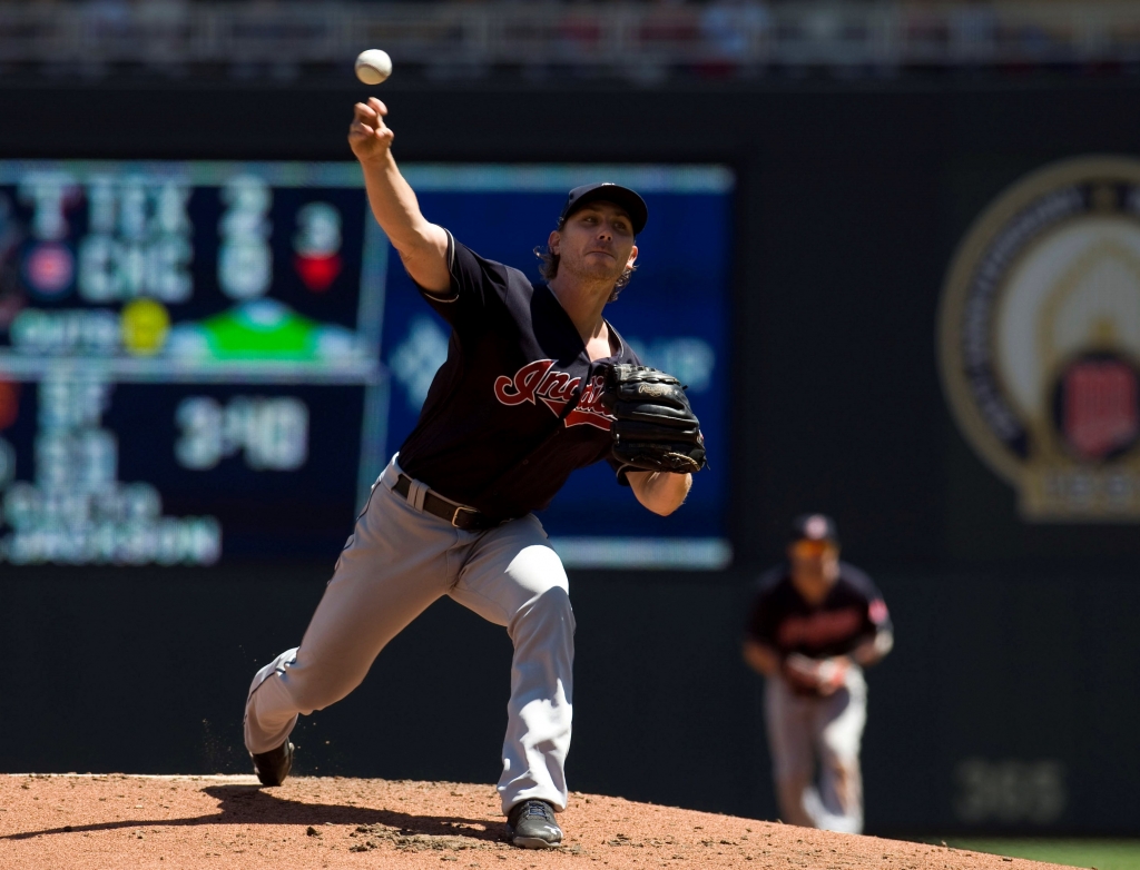 Starting pitcher Josh Tomlin led the Cleveland Indians past Minnesota Twins at Target Field Sunday