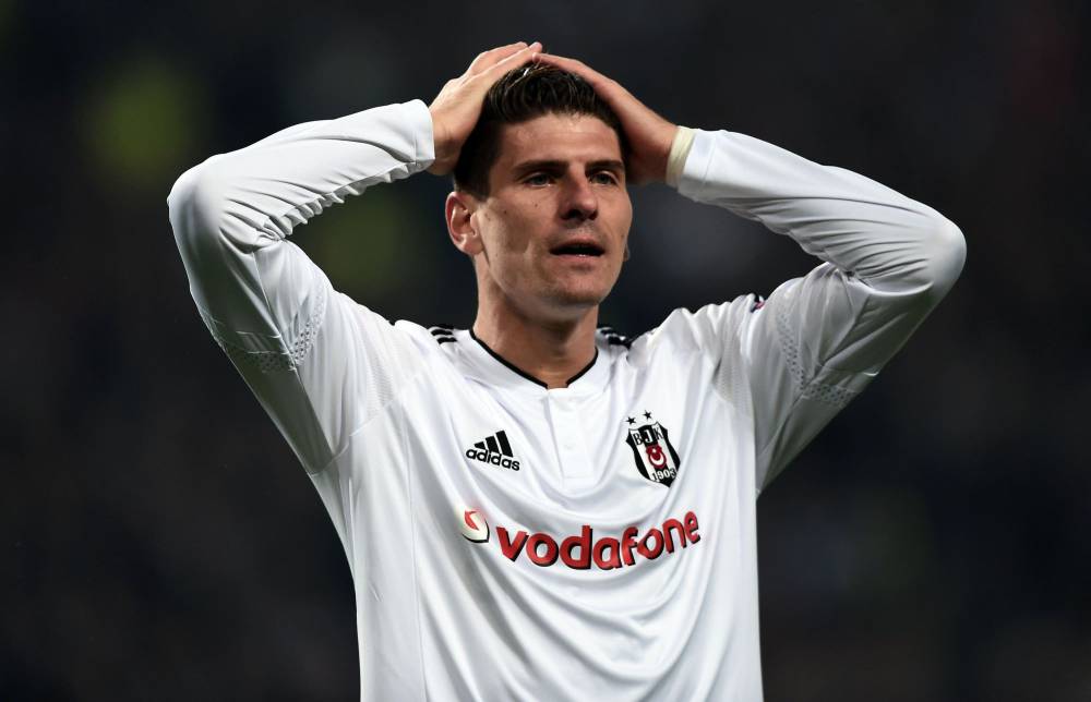 Mario Gómez calls time on Besiktas stint for “politics”