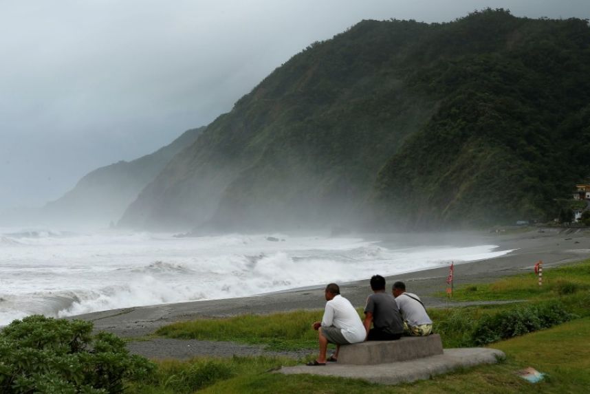 More than 400000 people evacuated as tropical storm hits China