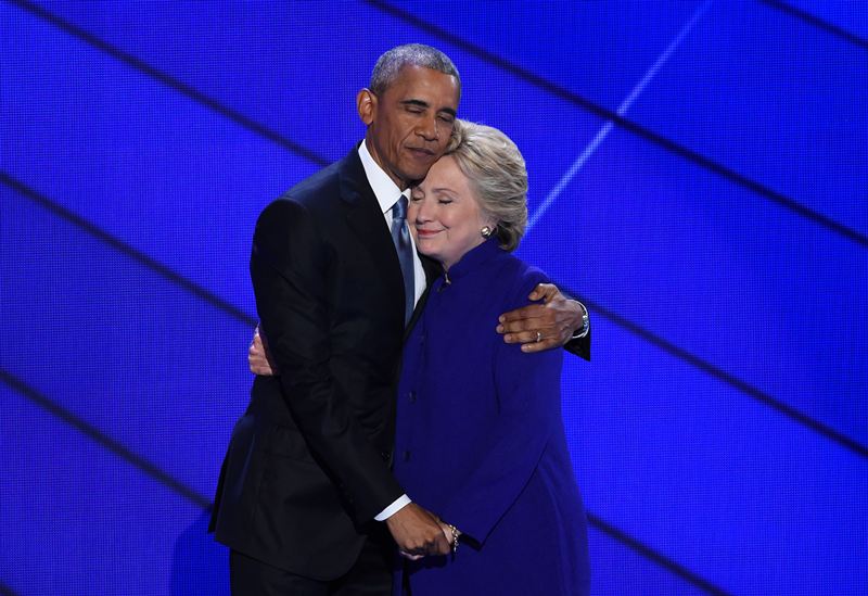 Obama passes baton to Clinton, imploring nation to elect her