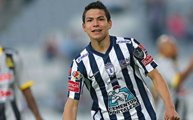 Manchester United in talks for Mexico striker Hirving Lozano