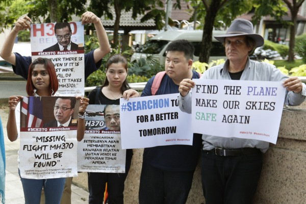 MH370: Search team looking for missing Malaysia Airlines flight reveals new theory on plane's location