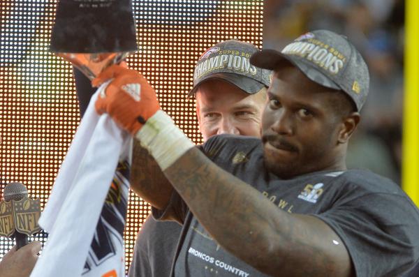 Denver Broncos offer Von Miller $70m guaranteed, reports say