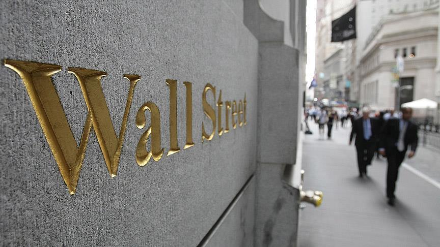 Wall Street closes lower with oil price decline