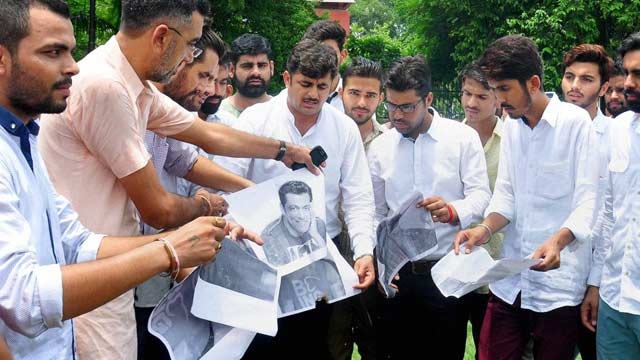 Wildlife activists burn Salman Khan's effigy write to President