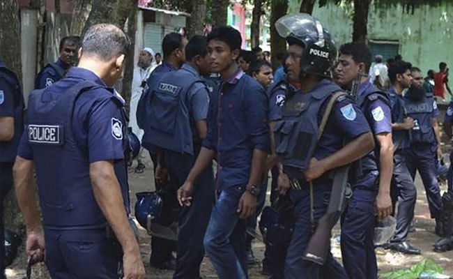 Bangladesh blast, gunbattle leave 2 dead