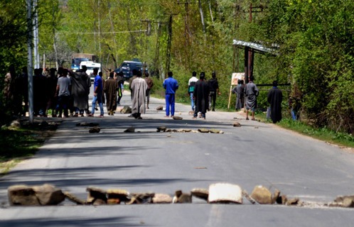 Death toll hits 38 as Indian Kashmir clashes spread