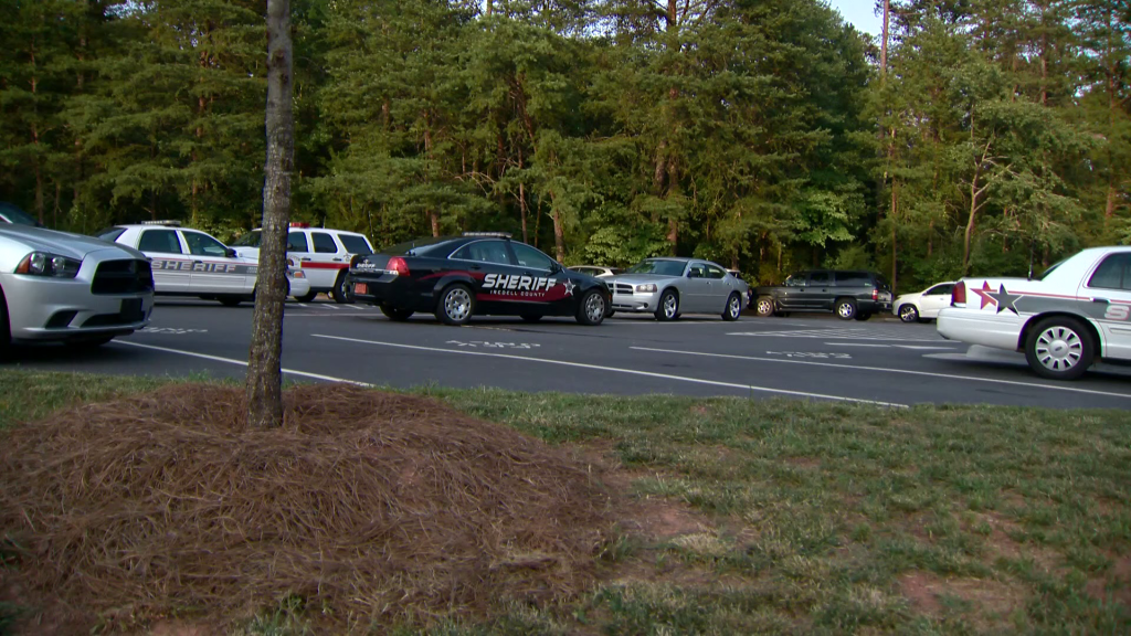 2 adults, 1 child dead after drowning on Lake Norman