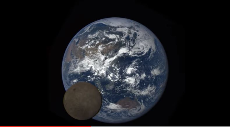 Moon Flashes Far Side During Earth 'Photobomb'