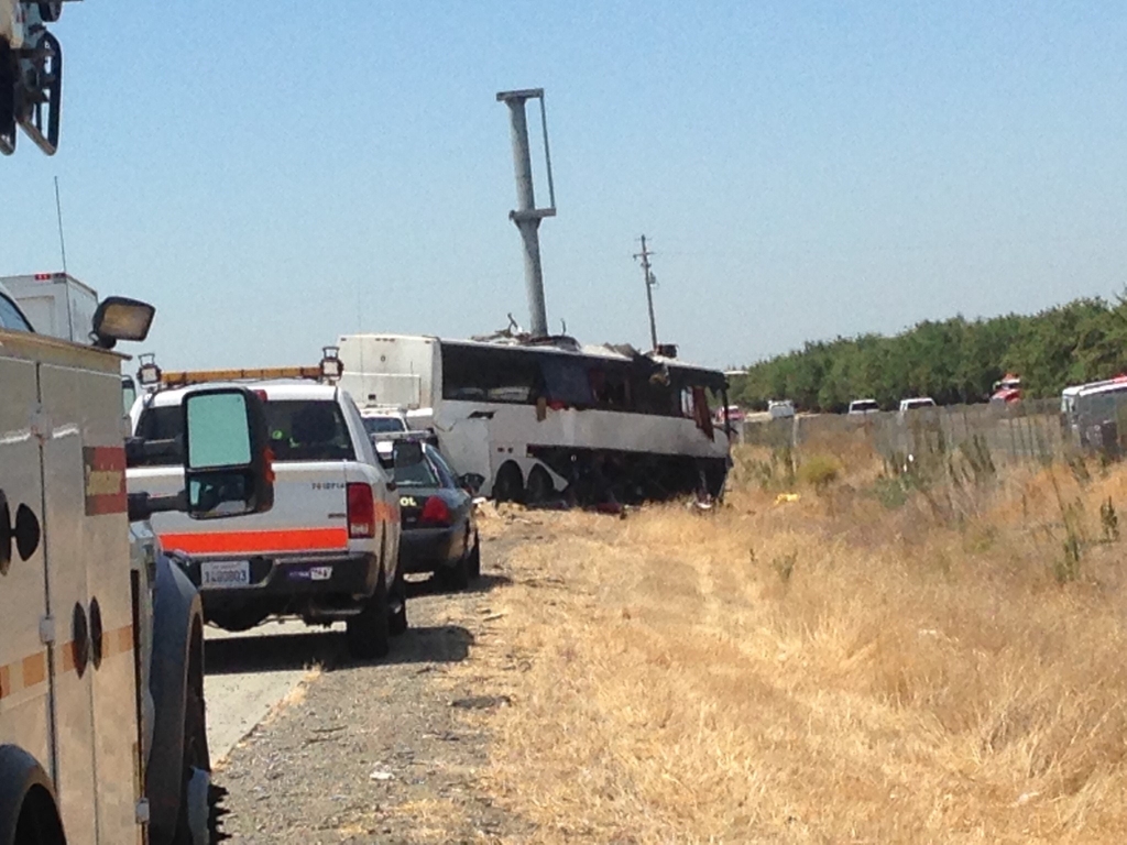 A bus carrying at least 30 passngers has crashed near Modesto claiming the lives of at least five people and injuring dozens