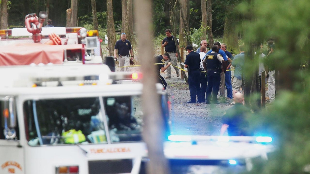 A small aircraft has crashed while trying to land in Alabama killing all six passengers on board