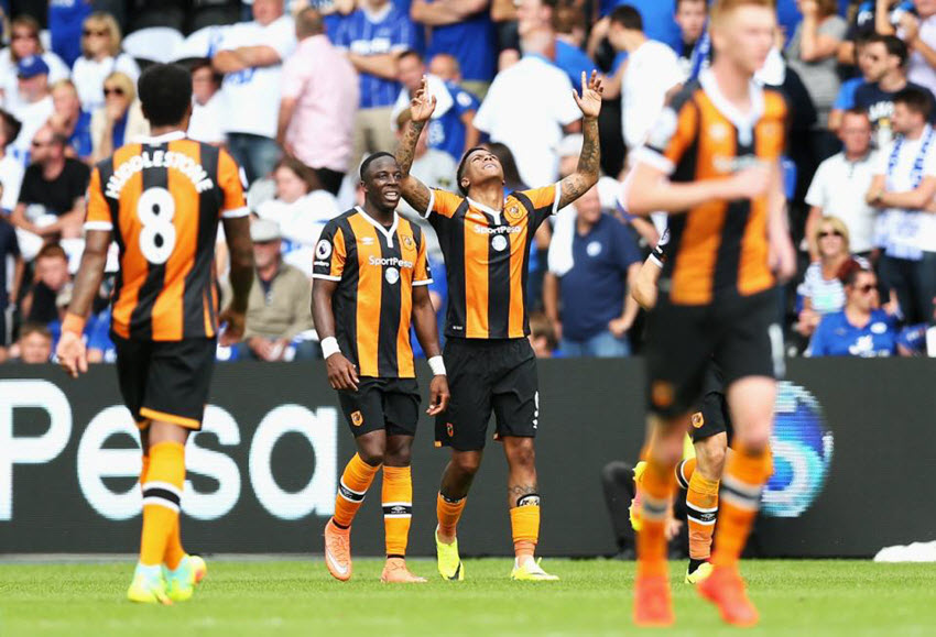 Abel Hernandez of Hull City celebrates his side's first goal