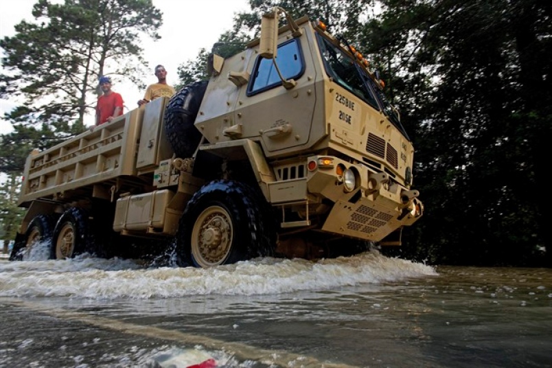 Louisiana waters rise: 'Praying it stops'