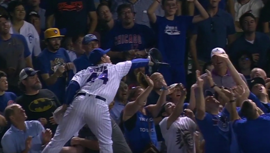 Anthony Rizzo making the grab Tuesday against Milwaukee