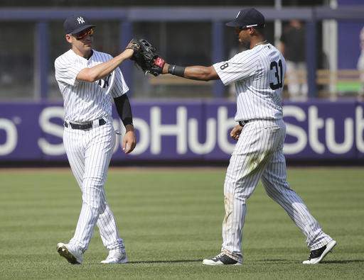 Yankees, Cubs working on Aroldis Chapman for Gleyber Torres deal