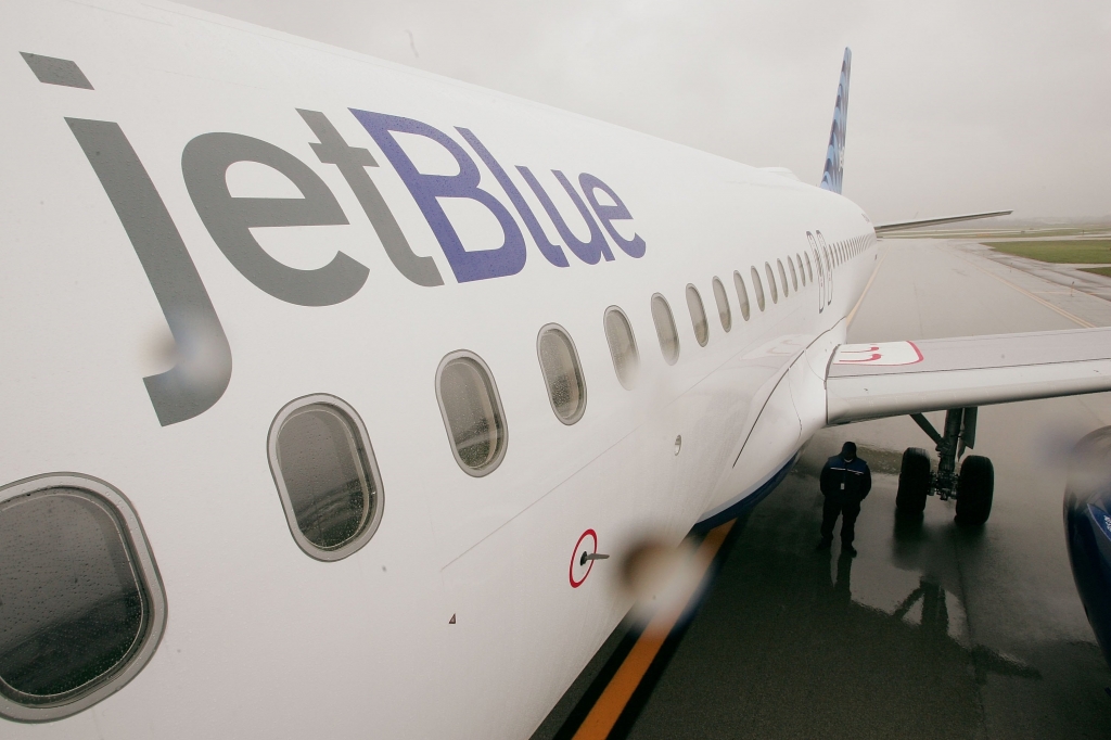 24 people injured following turbulence on JetBlue flight