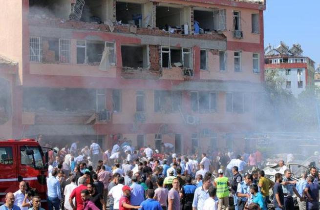 At least three police officers have been killed by a car bomb in Turkey