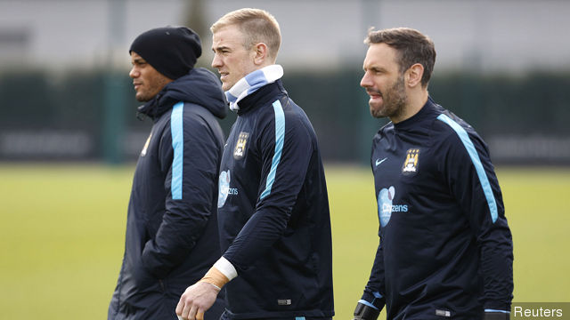 Manchester City's Joe Hart and Richard Wright during training