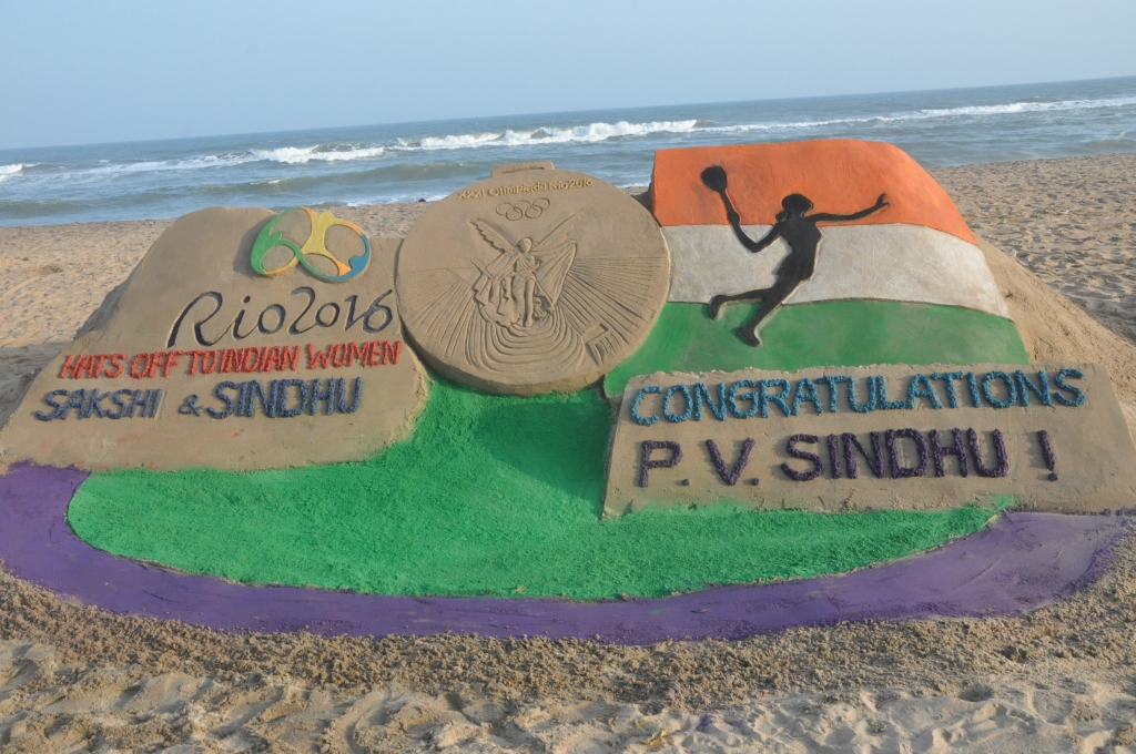 Telangana, Andhra CMs congratulate Sindhu