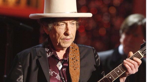 Bob Dylan performs onstage during the 37th AFI Life Achievement Award