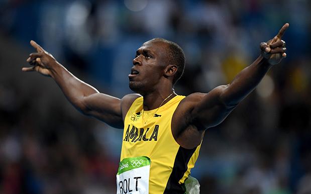 Olympics-Peerless Bolt powers to 200m gold