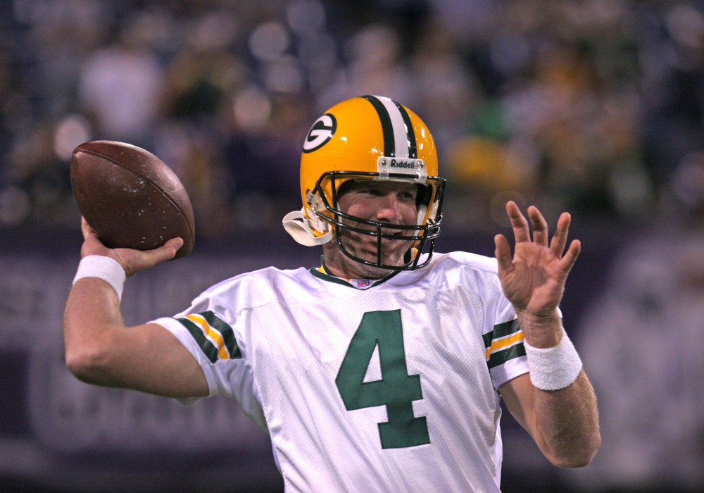 30 September 2007:Green Bay Packer Brett Favre.The Green Bay Packers win 23- 16 over the Minnesota Vikings at HHH Metrodome,Minneapolis,Minnesota