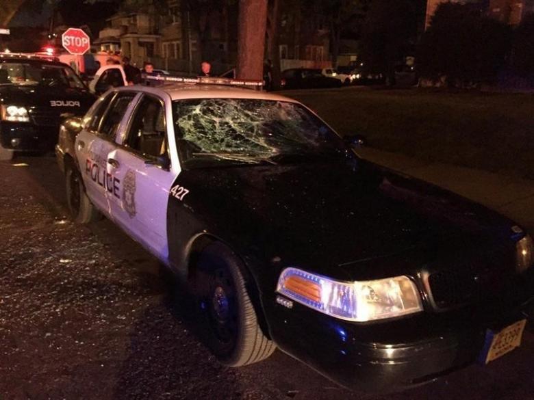 Violence breaks out after Milwaukee police shoot suspect dead